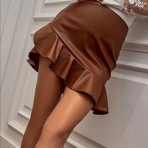 Women’s Ruffle plain hem mini skirt